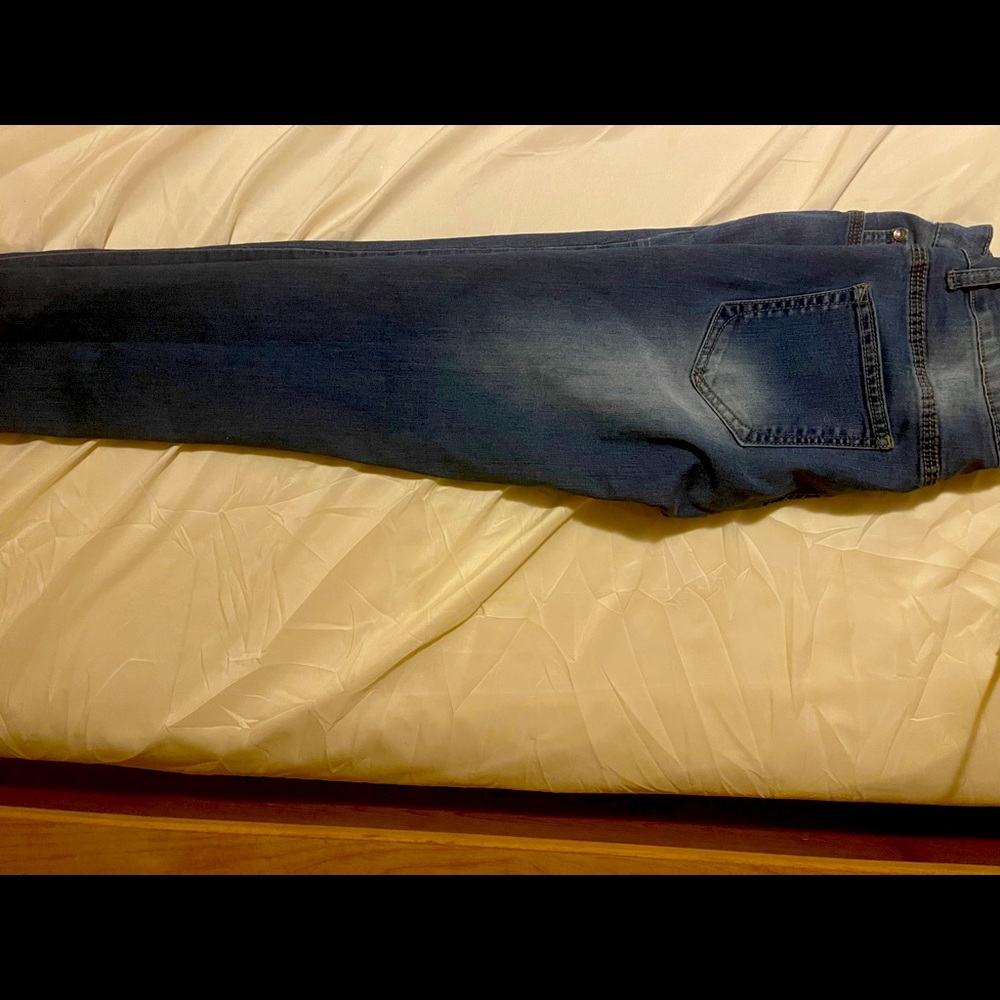 DENIM Ripped Jeans - Picture 4 of 6